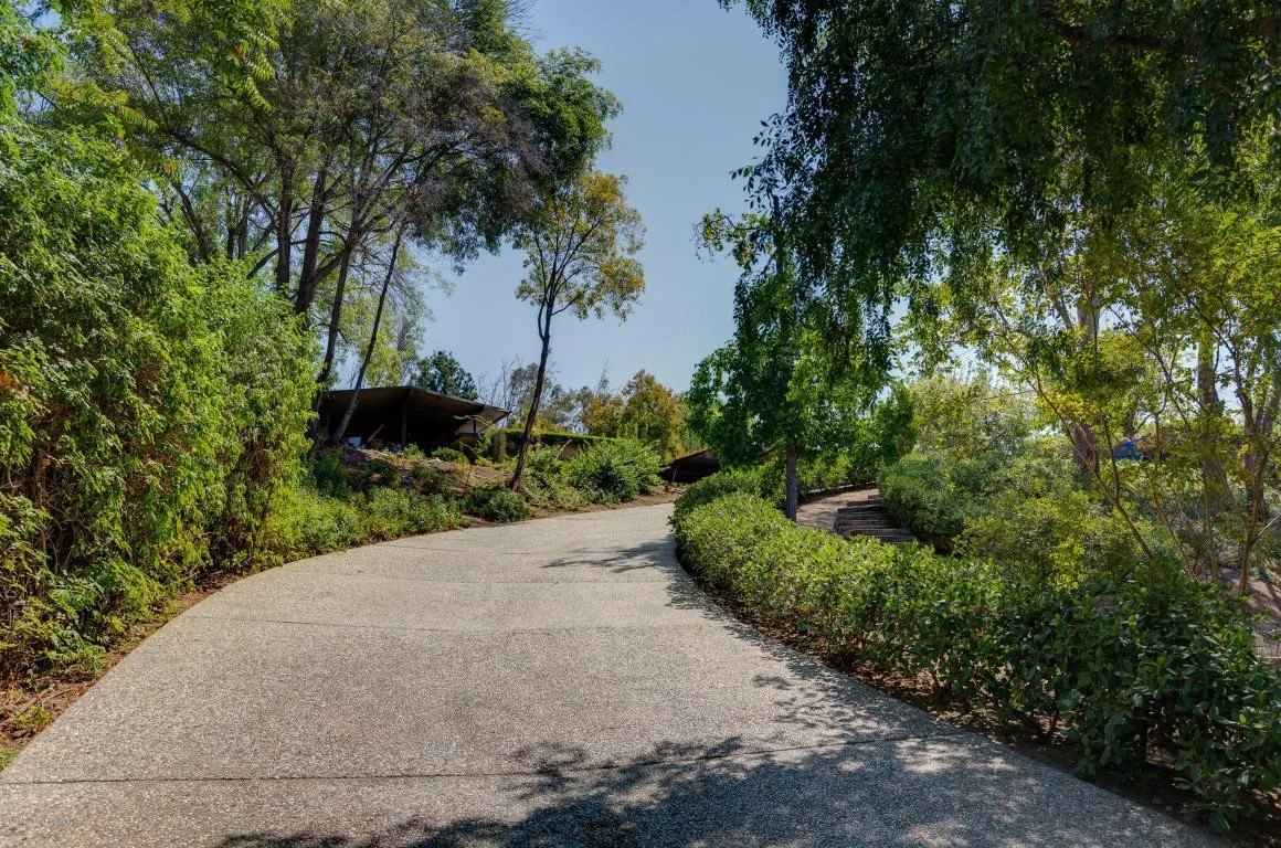 Meryl Streep Had to 'Cut a Car-Sized Hole In Fence' at $4.5 Million L.A. Home to Flee Wildfires