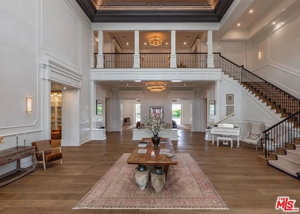 Jennifer Lopez lists former marital mansion in Beverly Hills after Ben Affleck divorce