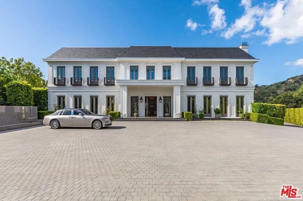 Jennifer Lopez lists former marital mansion in Beverly Hills after Ben Affleck divorce