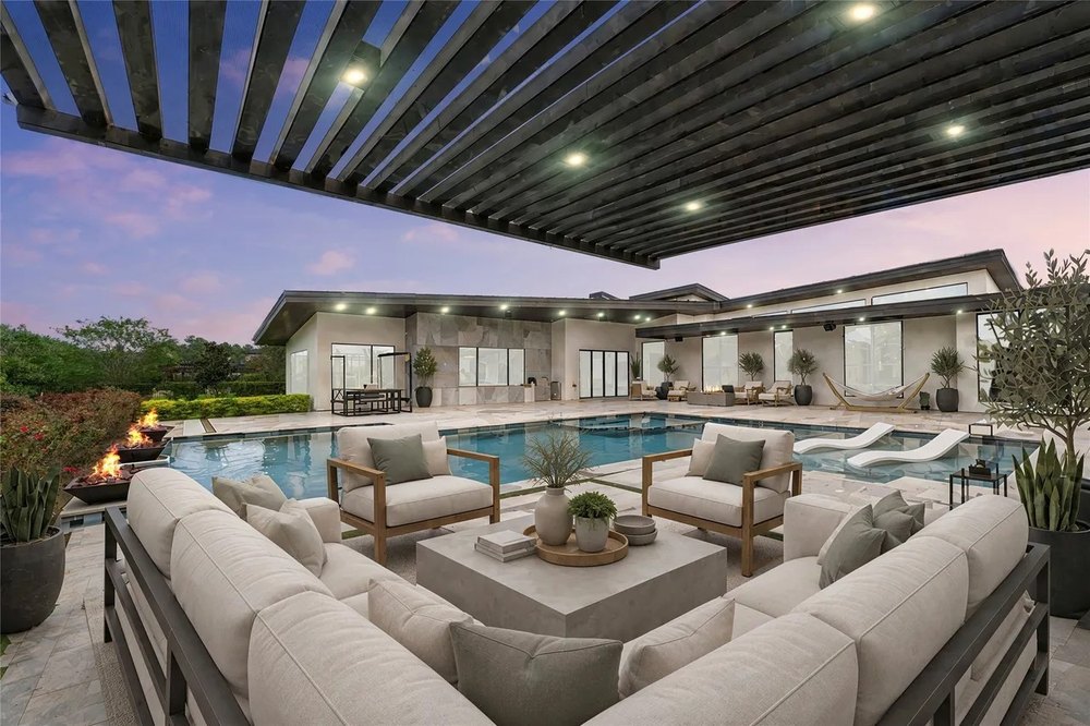 EXCLUSIVE: Simone Biles and Jonathan Owens List $1.2 Million Texas Home They Lived In While Building Their Dream Mansion