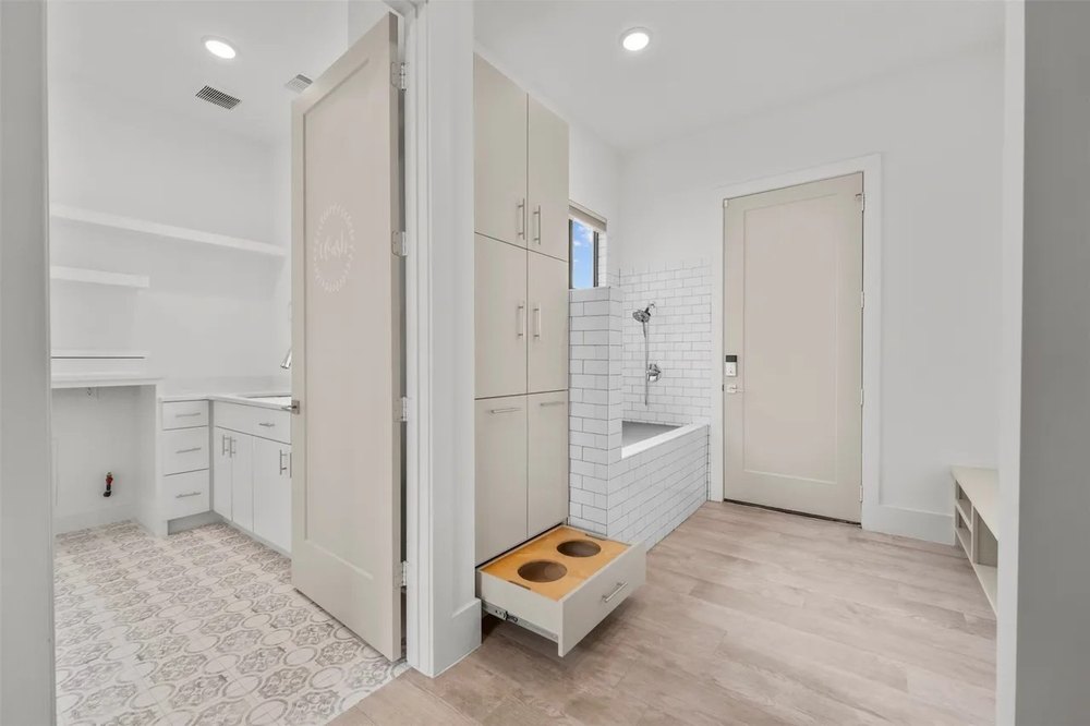 EXCLUSIVE: Simone Biles and Jonathan Owens List $1.2 Million Texas Home They Lived In While Building Their Dream Mansion
