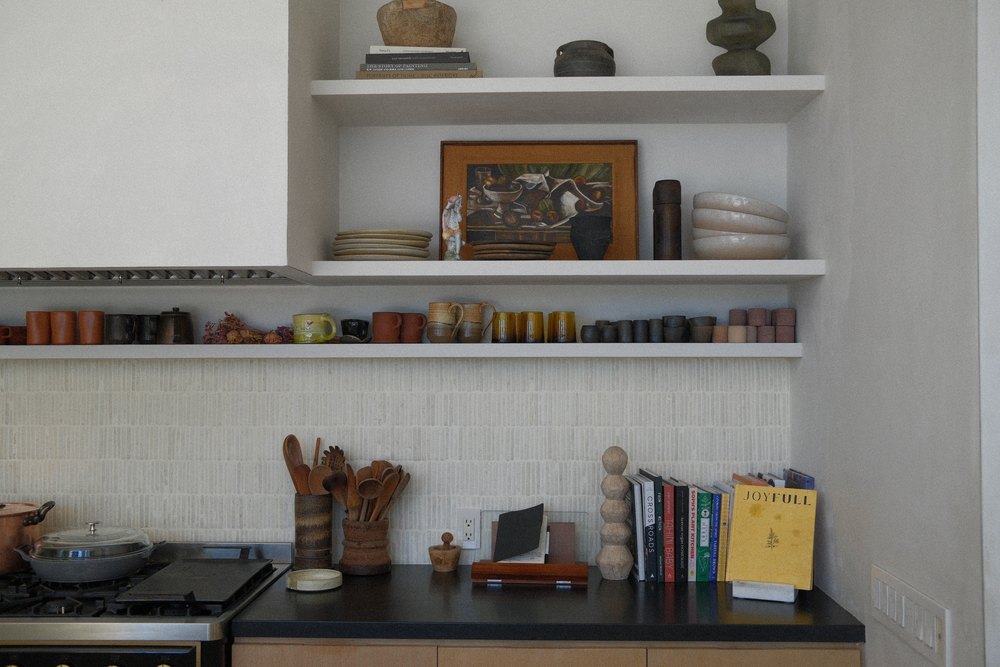 Devlukia has a designated area for kitchen appliances.